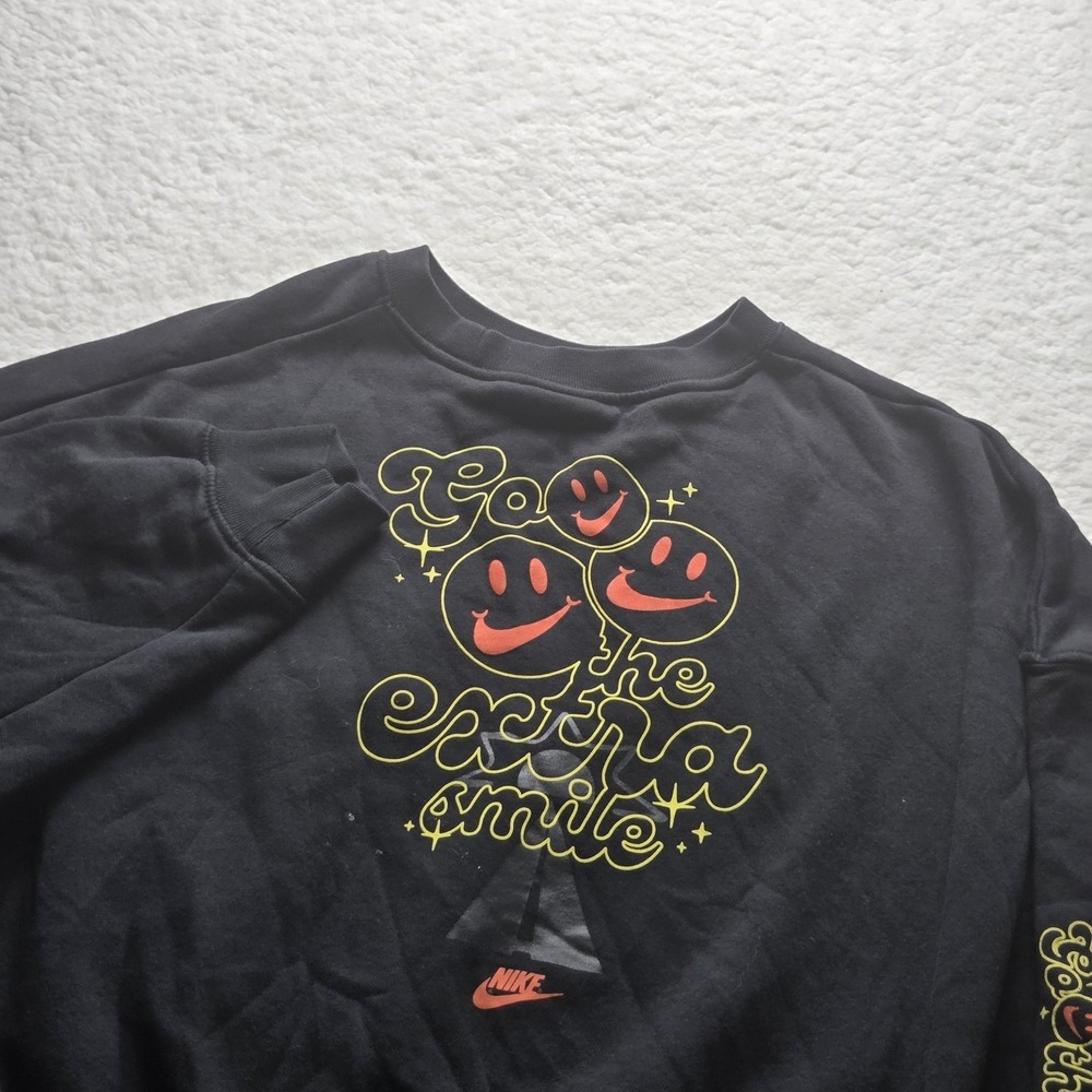 Nike Sweatshirt Womens Small Black Go‎ The Extra Smile Graphic Pullover Fleece
